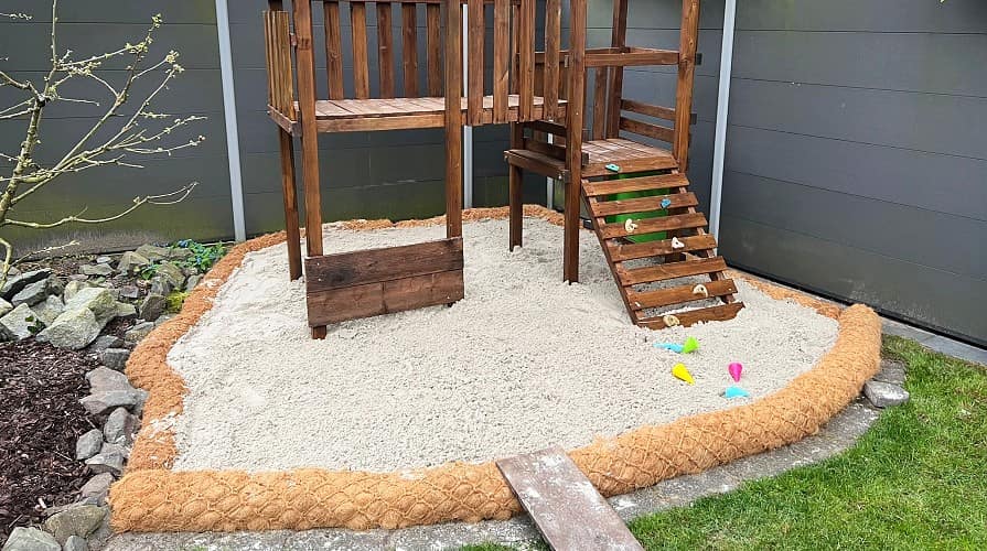 Obrubník z kokosového válce